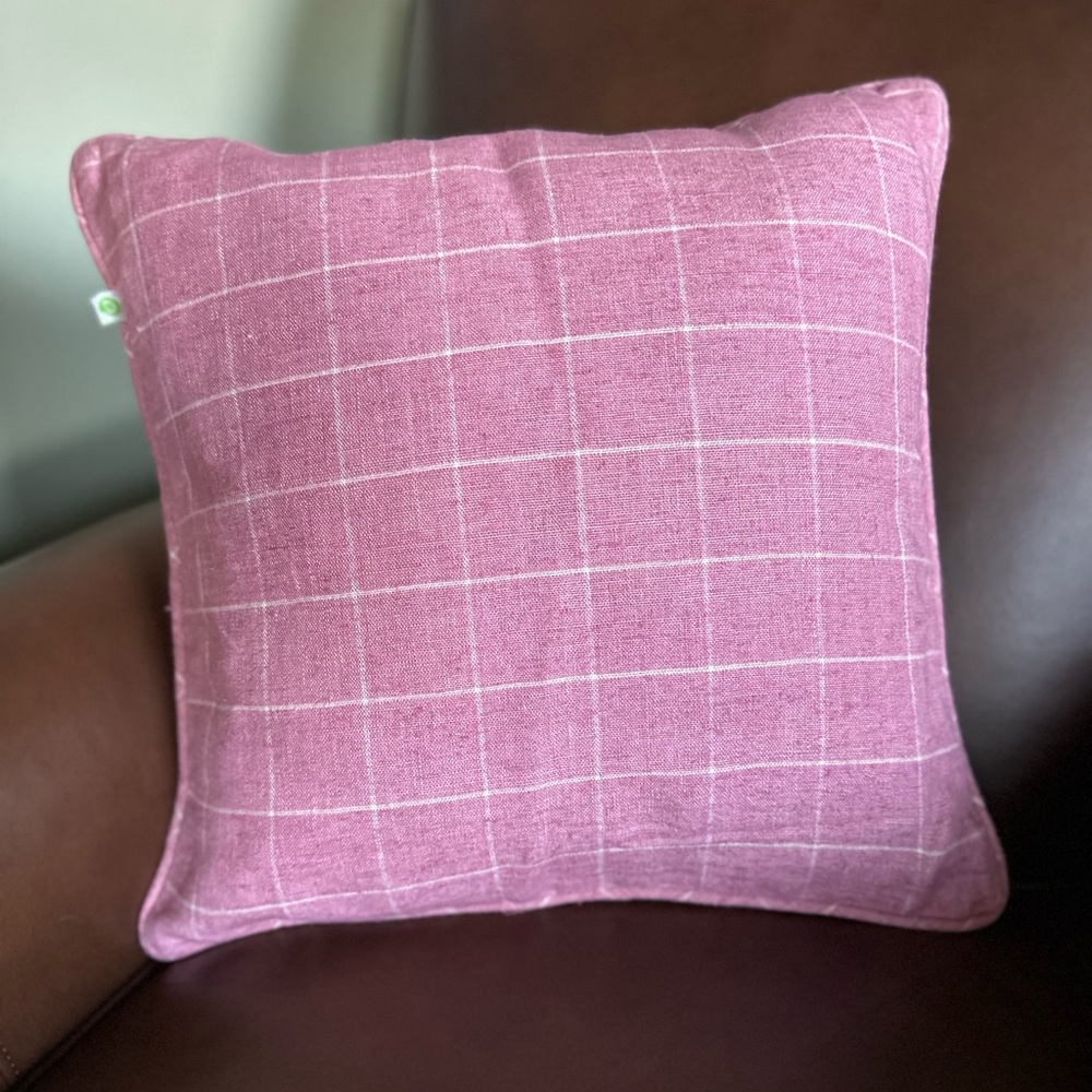 COMPANY C 
PINK LINEN PILLOW COVER